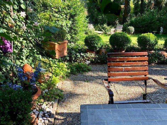 Pauschalmiete EUR 3.400,-_Charmantes Doppelhaus vollmöbliert_Garten_Terrasse_Balkon 3 zimmer