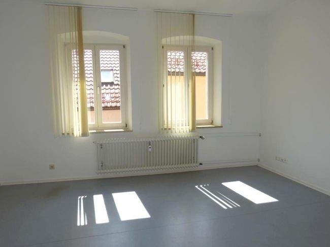 Etagenwohnung Burglengenfeld - 4 Zimmer, 127 m&sup2;, 850&euro; | Angebot:25070508