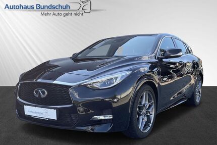 INFINITI Q30