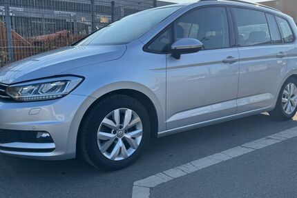 VW Touran 241.000 km 11.899 &euro; Berlin 10369