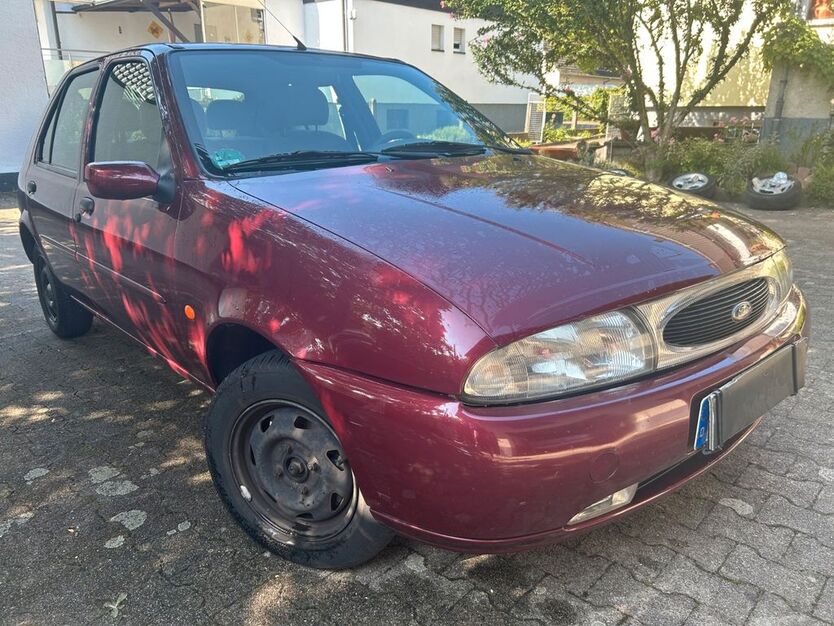 Ford Fiesta 168.000 km 700 € Steinmauern 76479