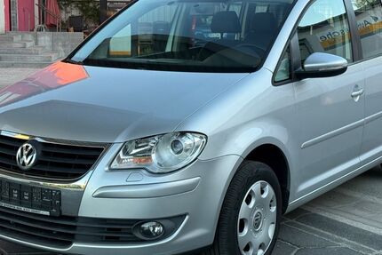 VW Touran 233.498 km 3.999 &euro; Langenisarhofen 94554