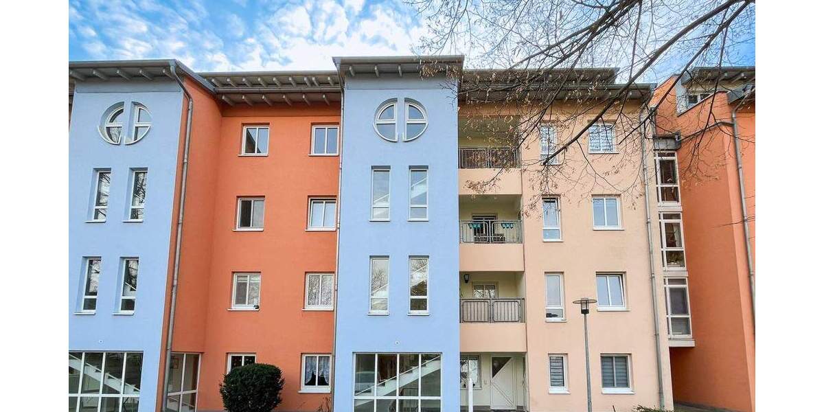 Ruhig gelegene 3-Raumwohnung mit Parkett, 2 Balkonen und Tiefgaragenstellplatz 3 zimmer