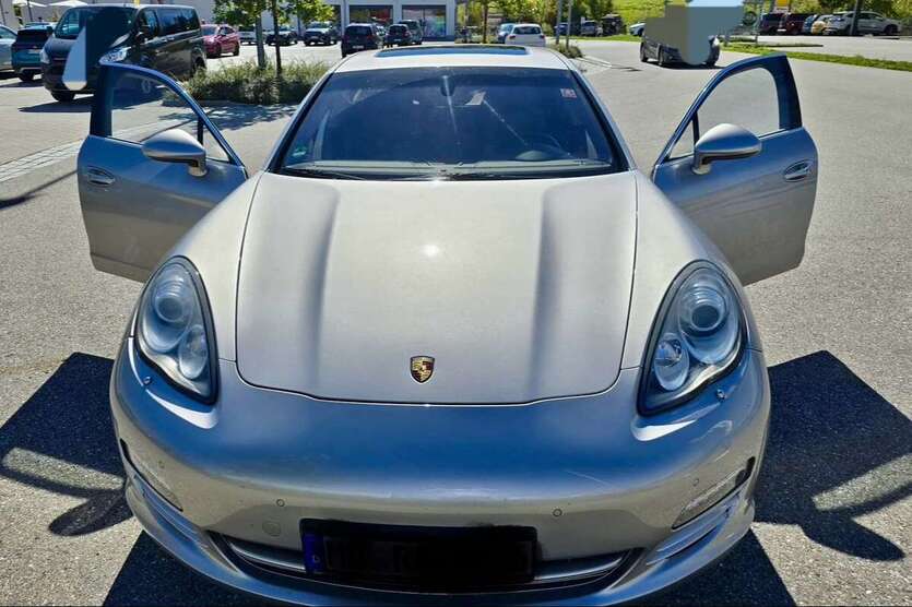 Porsche Panamera 85.000 km 25.900 € Haag 83527