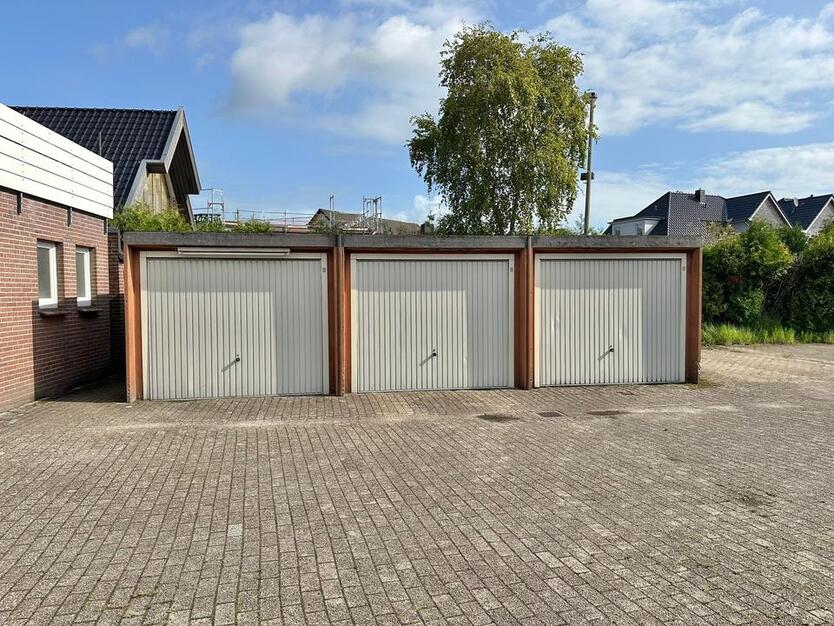 Alles in Deiner Nähe: 4-Zimmer-Oberwohnung mit Einbauküche & Loggia zimmer