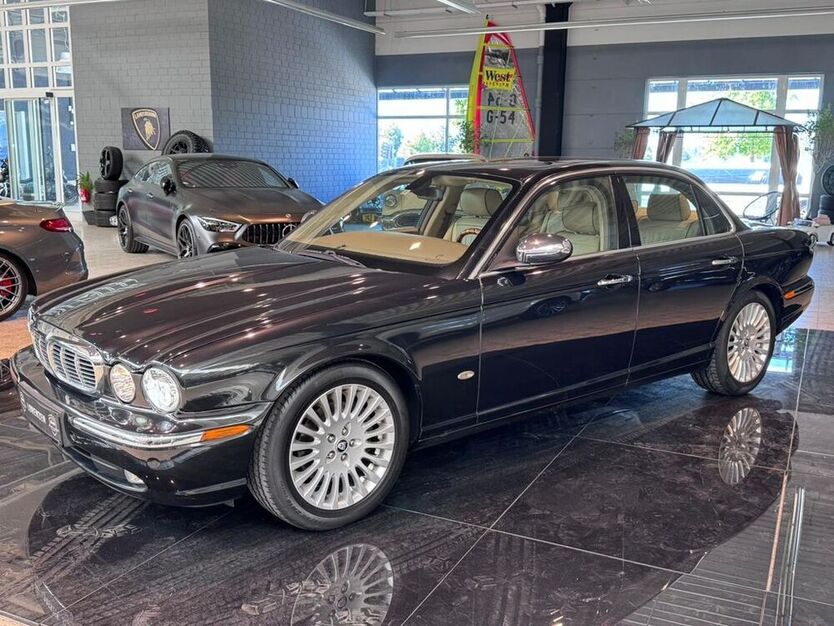 XJ8