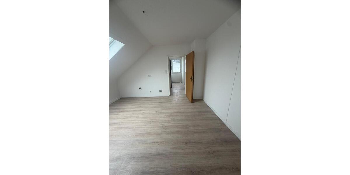 Dachgeschoßwohnung Sankt Ingbert - 3 Zimmer, 55 m&sup2;, 480&euro; | Angebot:25614189