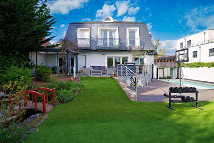 Haus zum Kaufen in Maintal Dörnigheim 1.300.000 € 366.58 m² 6 zimmer