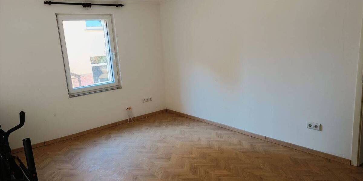 Mehrfamilienhaus, Wohnhaus Halle (Saale) Radewell-Osendorf - 8 Zimmer, 248 m&sup2;, 379.000&euro; | Angebot:26308898