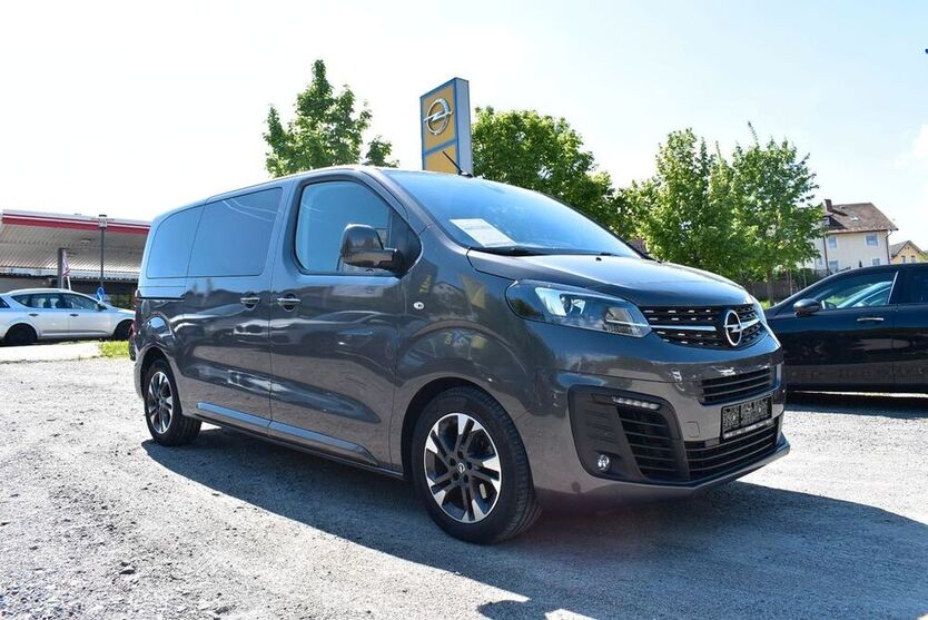 Zafira Life