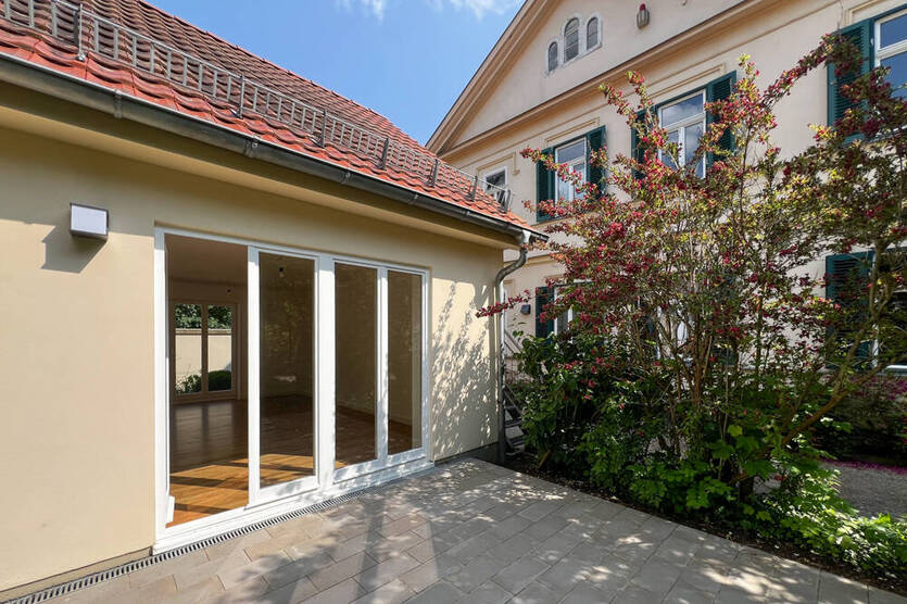 Zwei stilvoll modernisierte & bezugsbereite Eigentumswohnungen in separatem Wohnhaus 4 zimmer