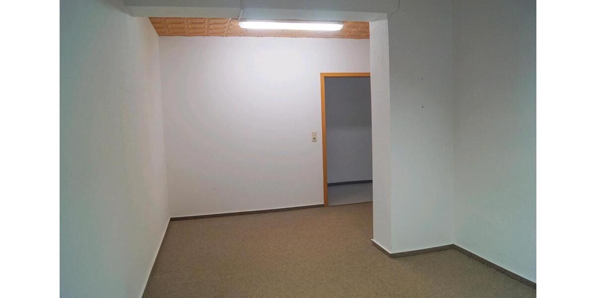 Einfamilienhaus Augustusburg - 18 Zimmer, 1.150 m&sup2;, 295.000&euro; | Angebot:26688886