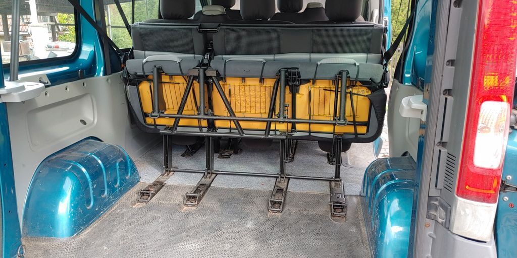 Opel Vivaro 185.000 km 9.400 € Föritztal 96524