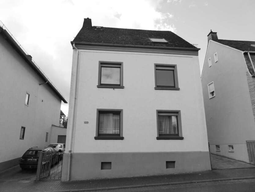 Haus zum Kaufen in Elz 350.000 € 214 m²