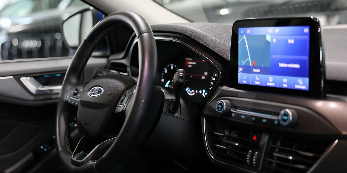 Ford Focus Tunier 2.0 EcoBlue TITANIUM 114.000 km 12.444 &euro; Hamm 59077