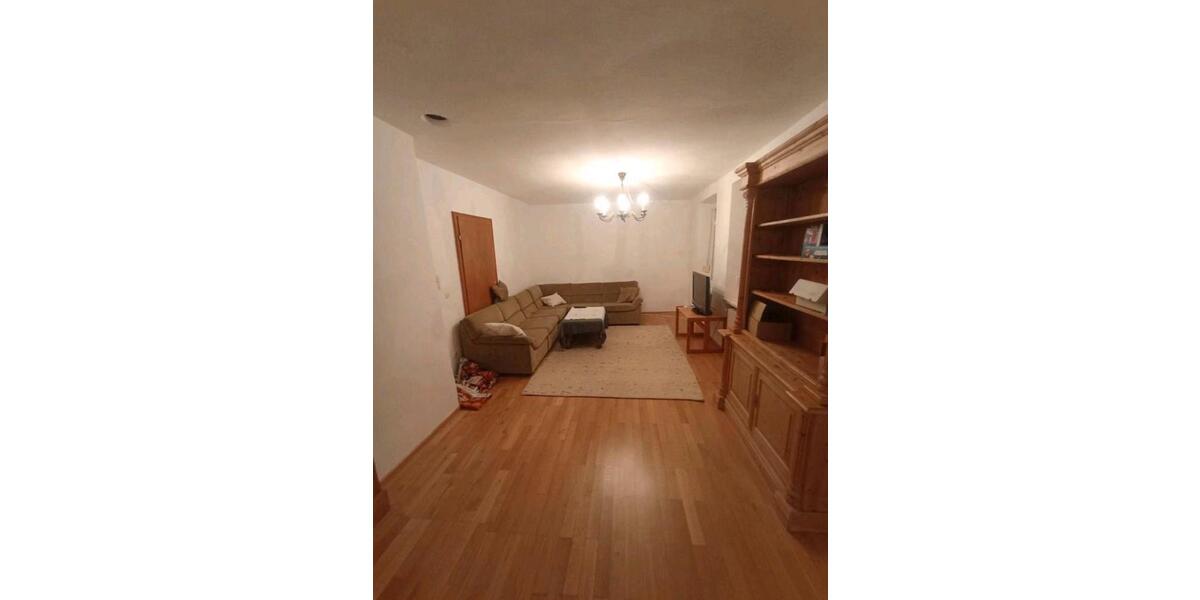 Erdgeschoßwohnung Ingolstadt Nordost - 7 Zimmer, 10 m&sup2;, 345&euro; | Angebot:26272771