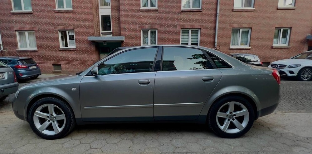 Audi A4 230.000 km 4.800 € Hamburg 20038