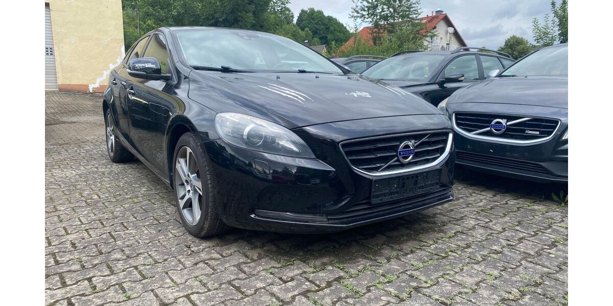 Volvo V40 143.048 km 10.800 &euro; Königheim 97953