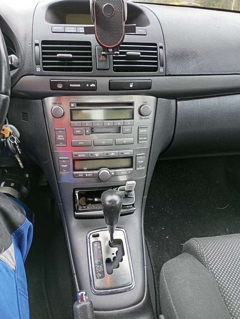 Toyota Avensis 87.000 km 3.500 € Heilbronn 74074