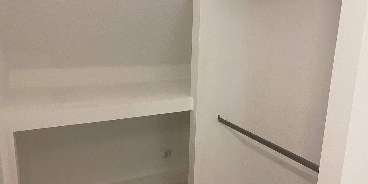 Gemütliche Dachgeschoss-Wohnung mit Kaminanschluss und begehbarem Kleiderschrank! 3 zimmer