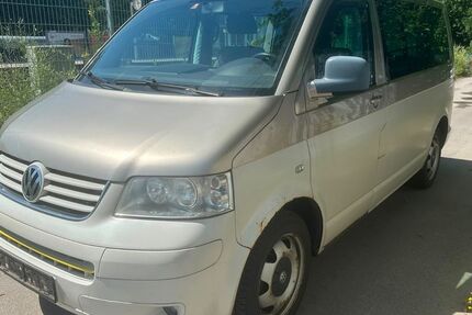 VW T5 Transporter 445.000 km 2.499 &euro; München 81929