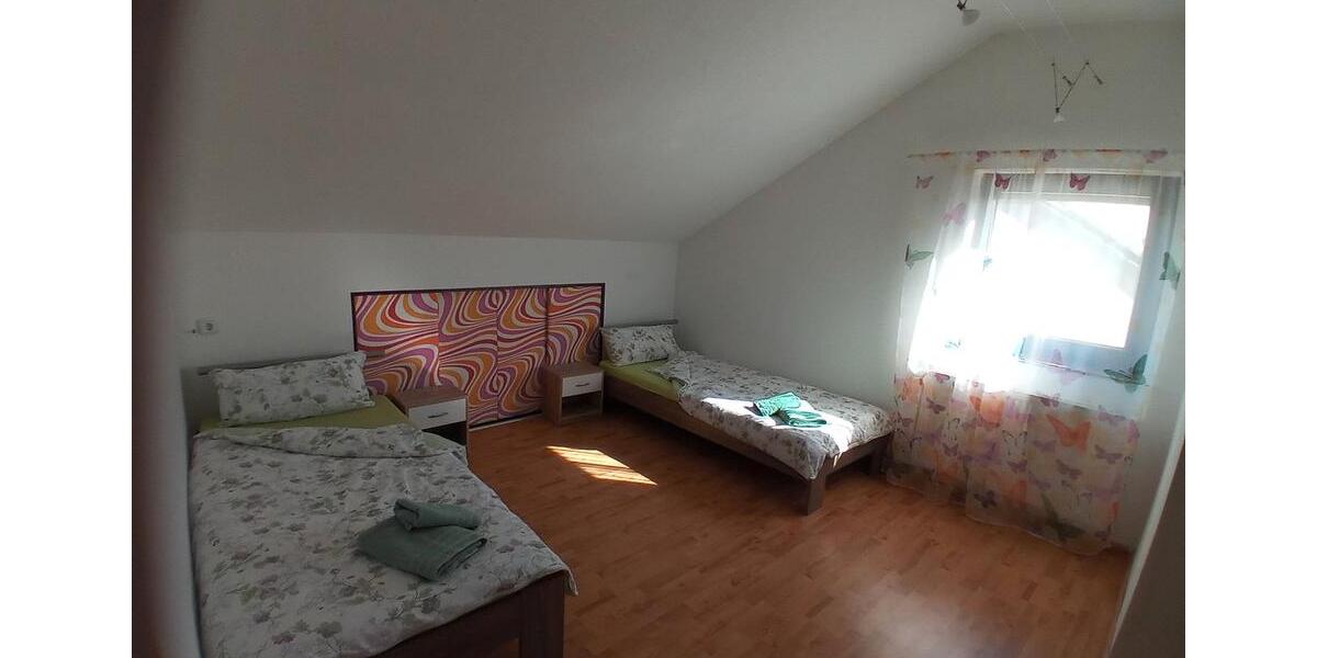 Mehrfamilienhaus, Wohnhaus Ravenstein - 9 Zimmer, 223 m&sup2;, 699.000&euro; | Angebot:26777182