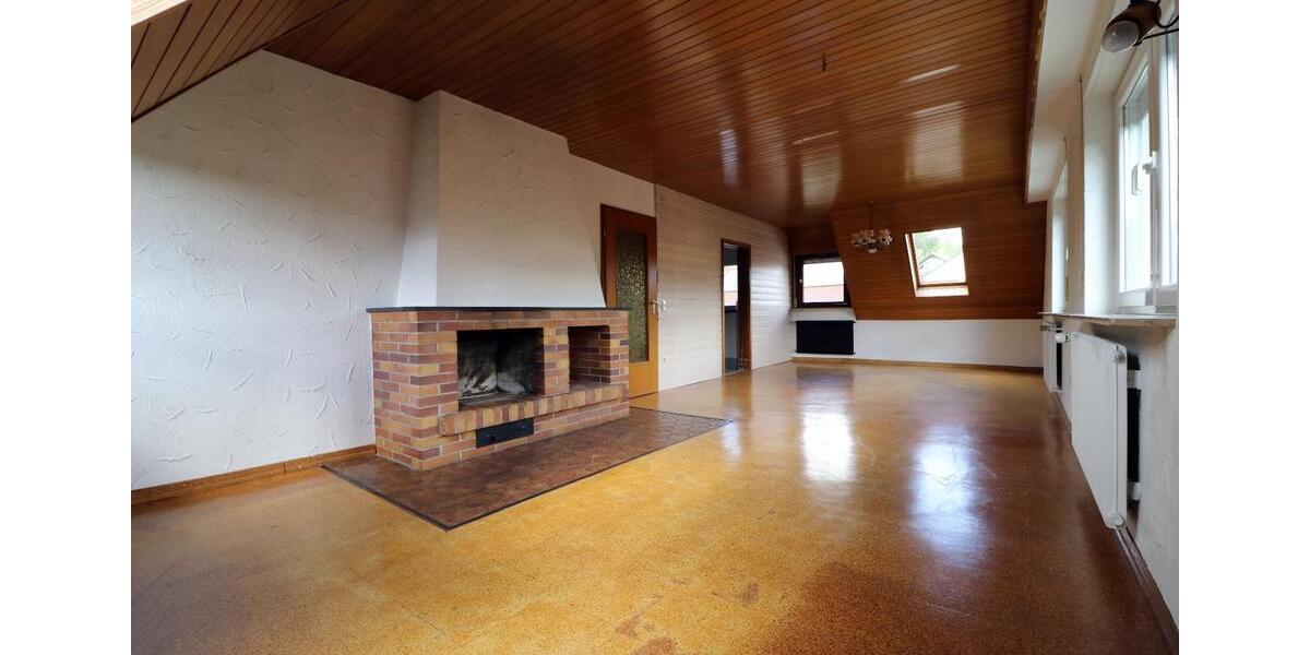 Großzügige 5-Zimmer-Wohnung mit Terrasse u Möglichen Pferdestall 5 zimmer