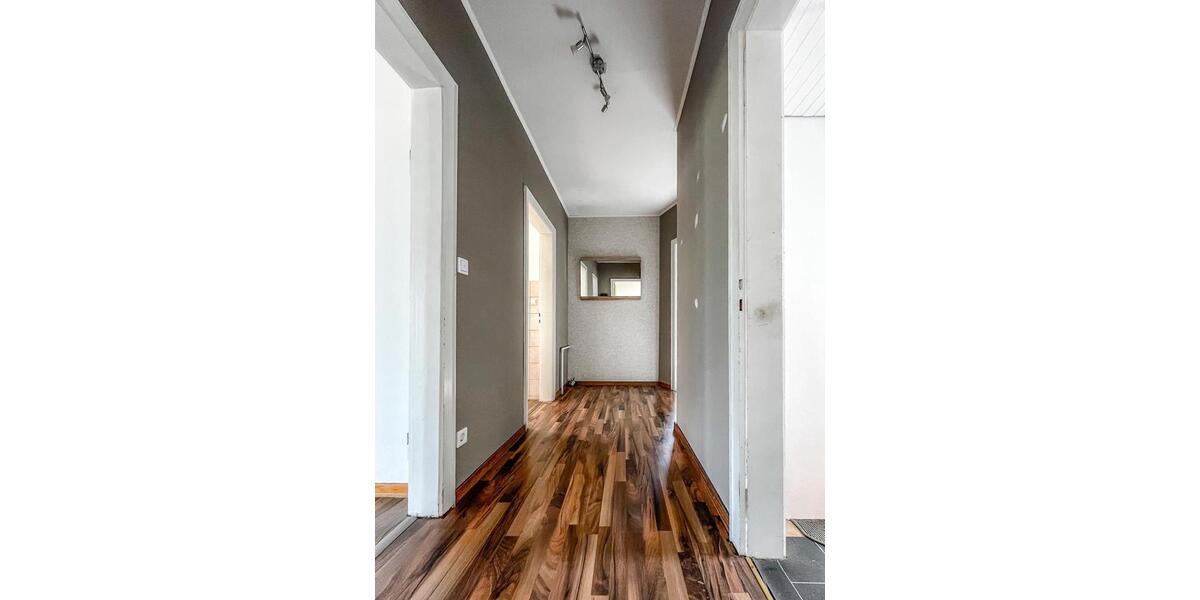 Dachgeschoßwohnung Lüneburg Ebensberg - 4 Zimmer, 105 m&sup2;, 1.450&euro; | Angebot:26412794