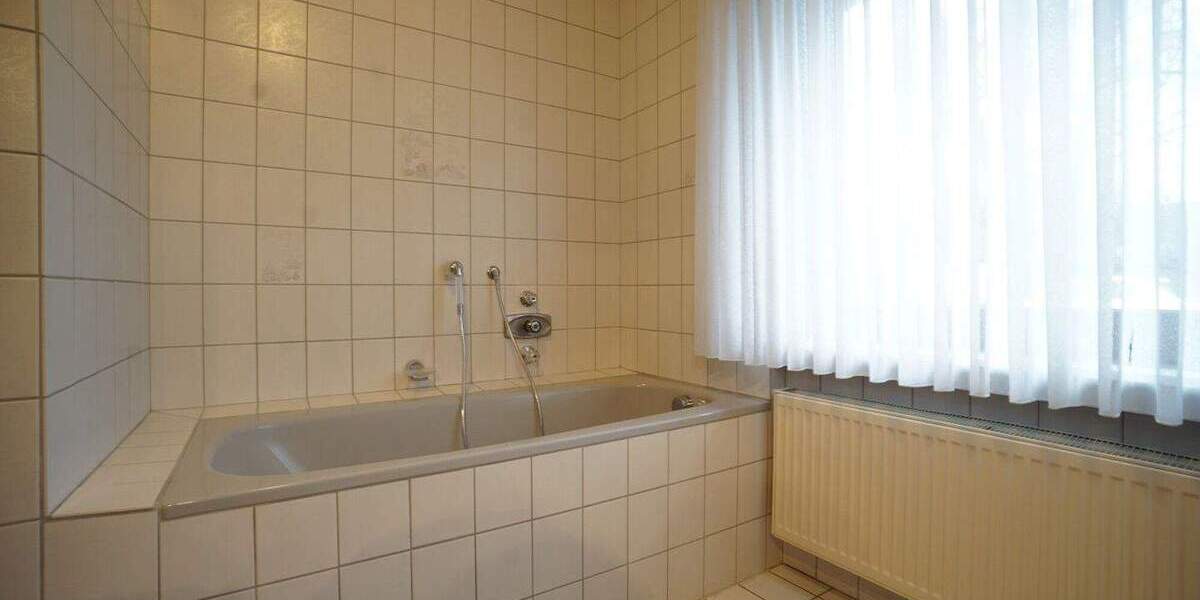 Einfamilienhaus Salzbergen - 9 Zimmer, 241 m&sup2;, 330.000&euro; | Angebot:25698292