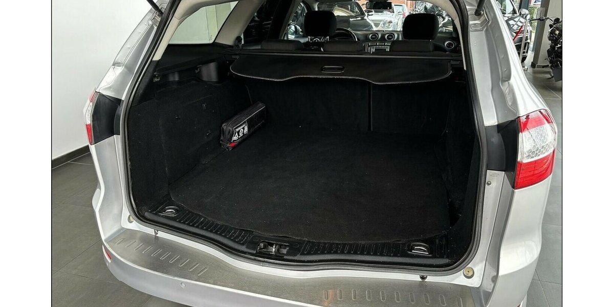 Ford Mondeo 2.0 SCI Aut Temp Stzhzg/belüftung SHD AHK 250.000 km 1.999 &euro; Stade 21682