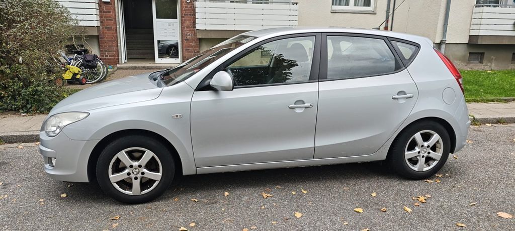 Hyundai i30 82.000 km 4.300 € Essen 45327