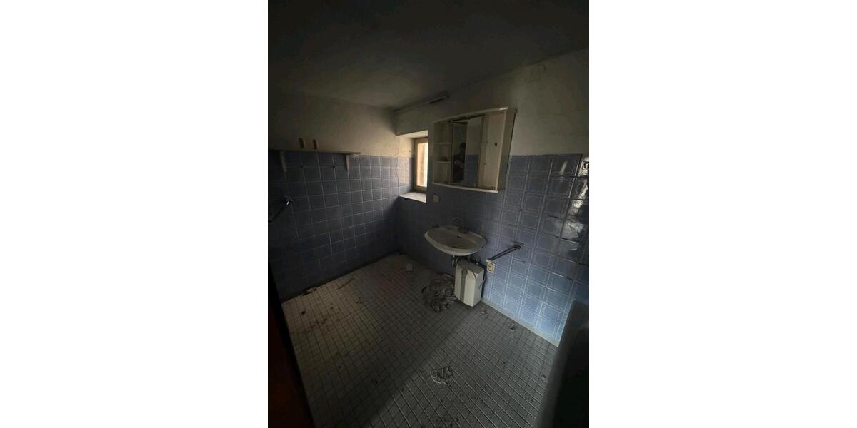 Einfamilienhaus Marktheidenfeld - 5 Zimmer, 150 m&sup2;, 150.000&euro; | Angebot:25995350