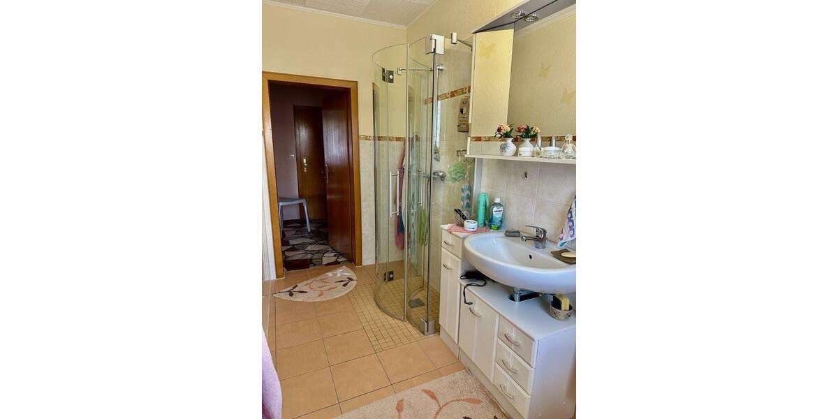 Bungalow - EinZweifamilienhaus mit Wintergarten und tollem Ausblick - Einfamilienhaus Unterwellenborn | Angebot:25809411