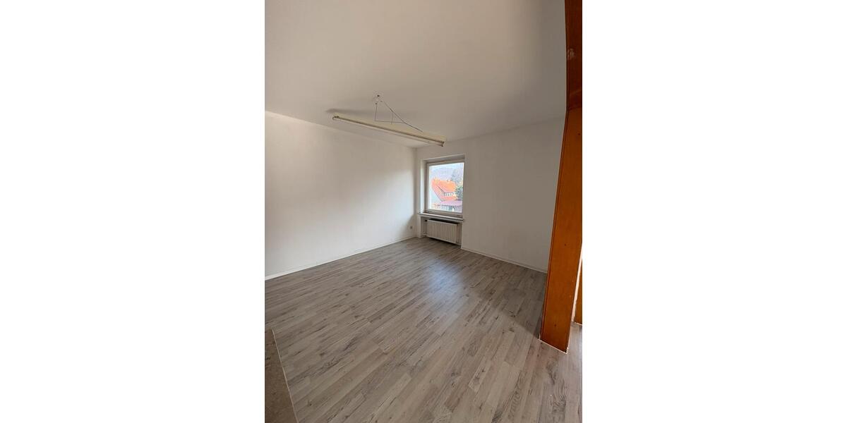 Doppelhaushälfte Bad Pyrmont - 4 Zimmer, 102 m&sup2;, 910&euro; | Angebot:26040583