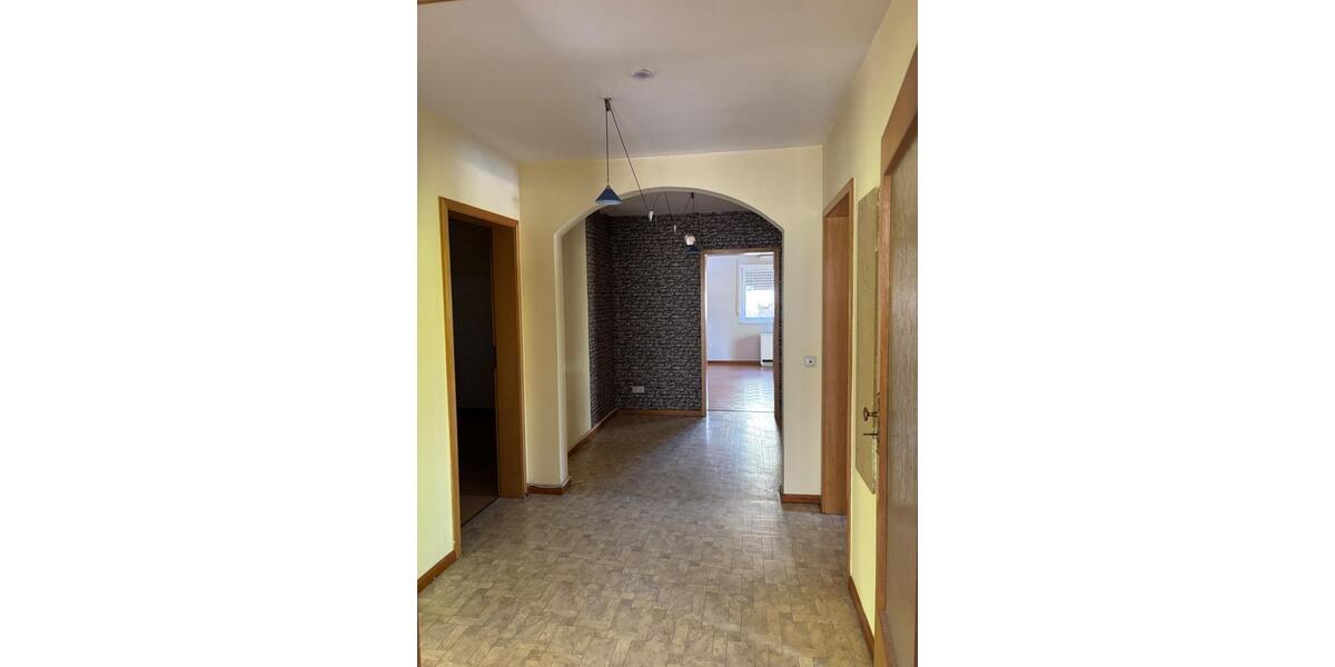 Etagenwohnung Hünfeld - 4 Zimmer, 104 m&sup2;, 750&euro; | Angebot:26395121