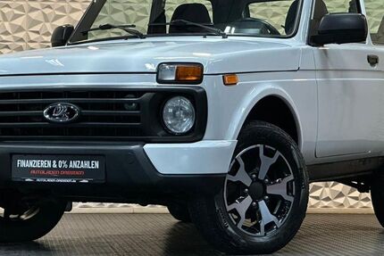 Lada Taiga 38.166 km 13.999 € Heidenau 01809