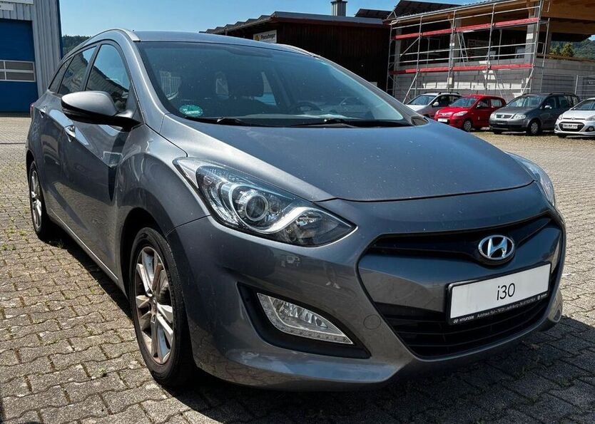 i30