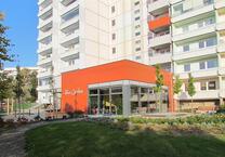 1-Raum-Wohnung mit Blick über die Dächer
