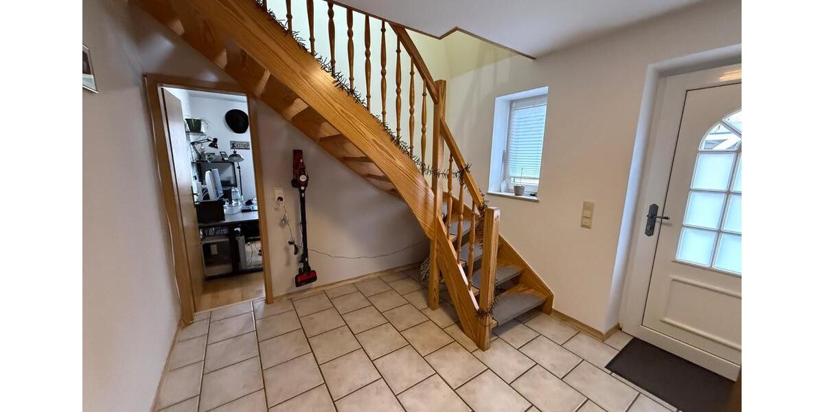 Haus zur Miete mit Garten, Carport, Terrasse, Nebengebäude 5 zimmer