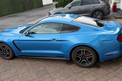 Ford Mustang 68.000 km 29.000 € Niederkassel 53859
