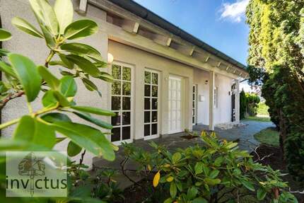 Zeitlose Eleganz trifft Natur, Platz und Erholung! Cooles EFH mit Einliegerwhg., Garten, Garage etc. 7 zimmer