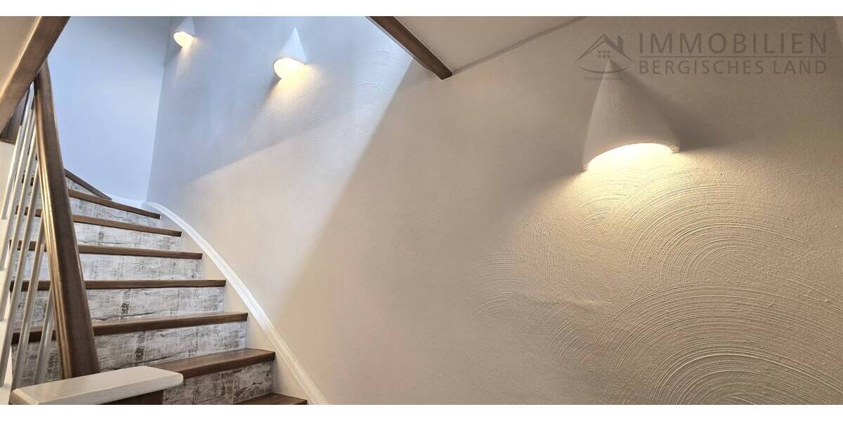 Reihenendhaus Hückeswagen Innenstadt - 4 Zimmer, 110 m&sup2;, 325.000&euro; | Angebot:21321687