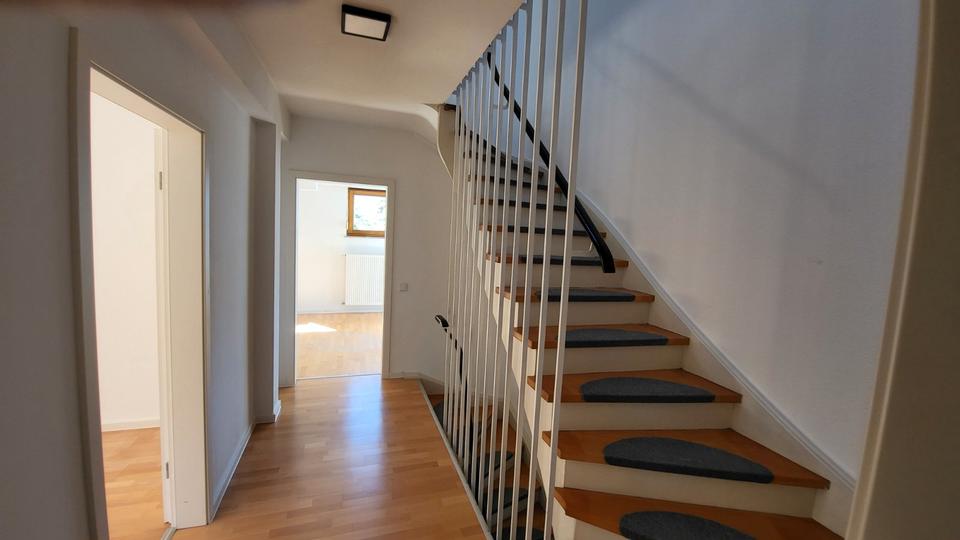 Reihenhaus Saarbrücken Dudweiler - 4 Zimmer, 150 m&sup2;, 1.240&euro; | Angebot:26182845