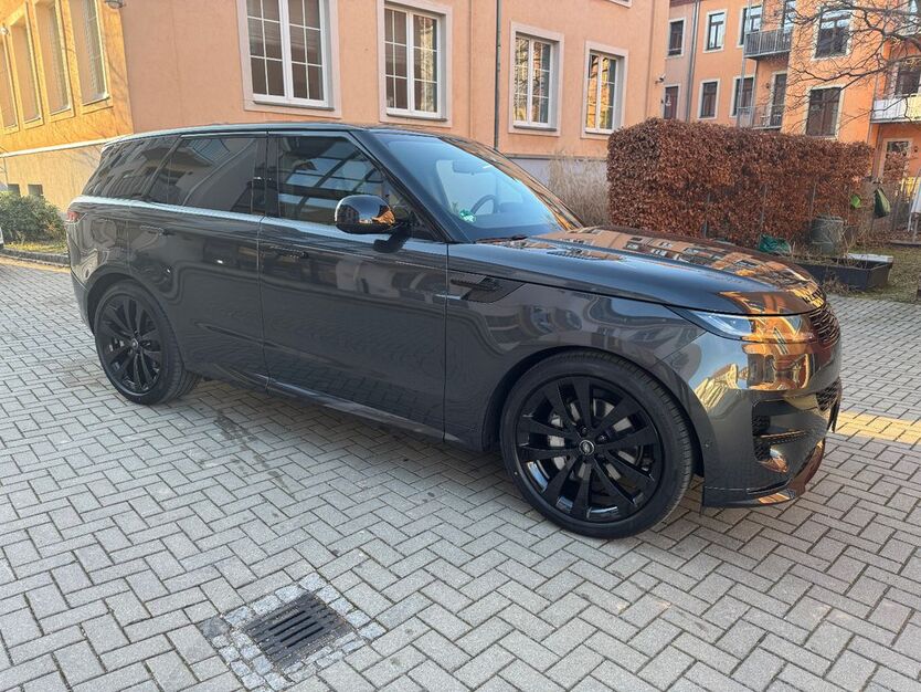 Land Rover Range Rover Sport 9.900 km 127.890 € Dresden 01159