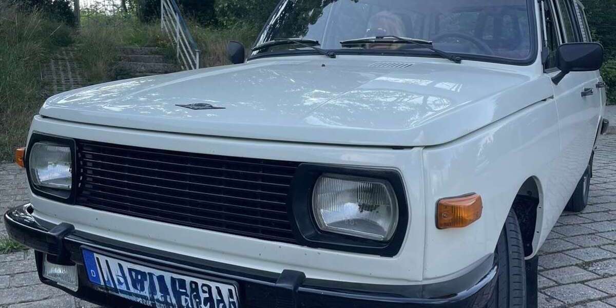 Wartburg 353 42.393 km 13.900 &euro; Weißenfels 06667