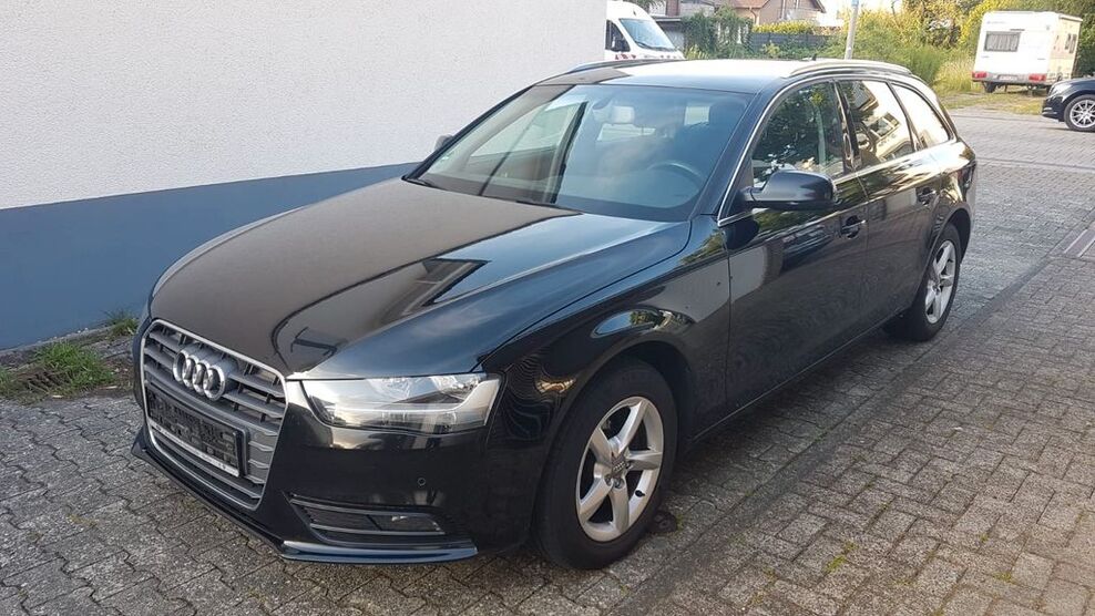 Audi A4 302.900 km 6.900 € Paderborn 33106