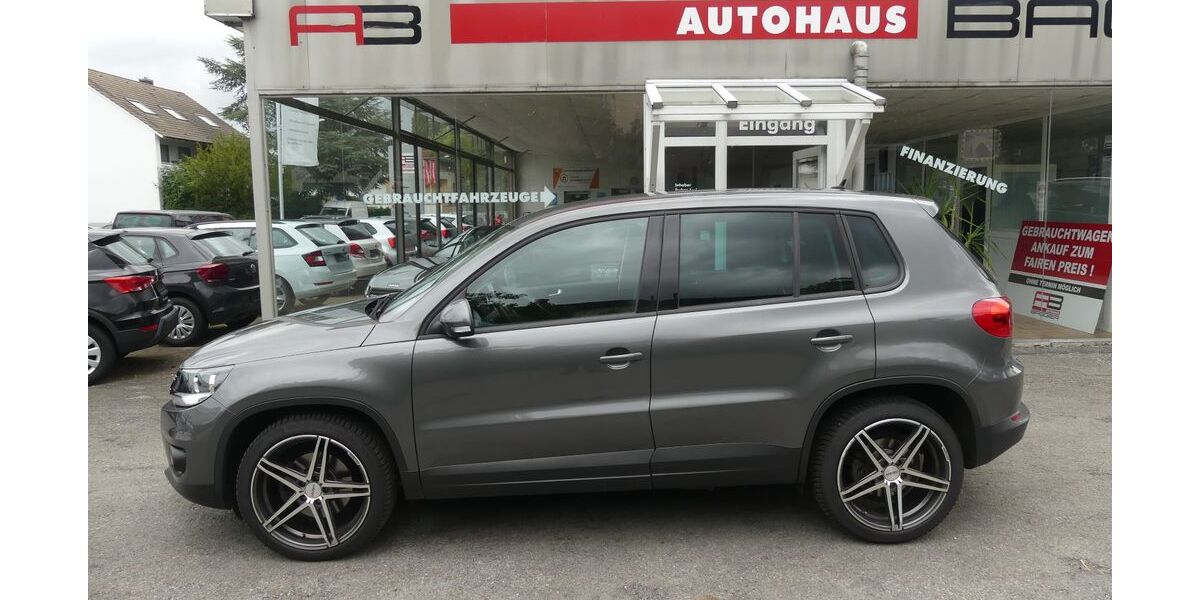 VW Tiguan 141.070 km 10.990 &euro; Osnabrück 49084
