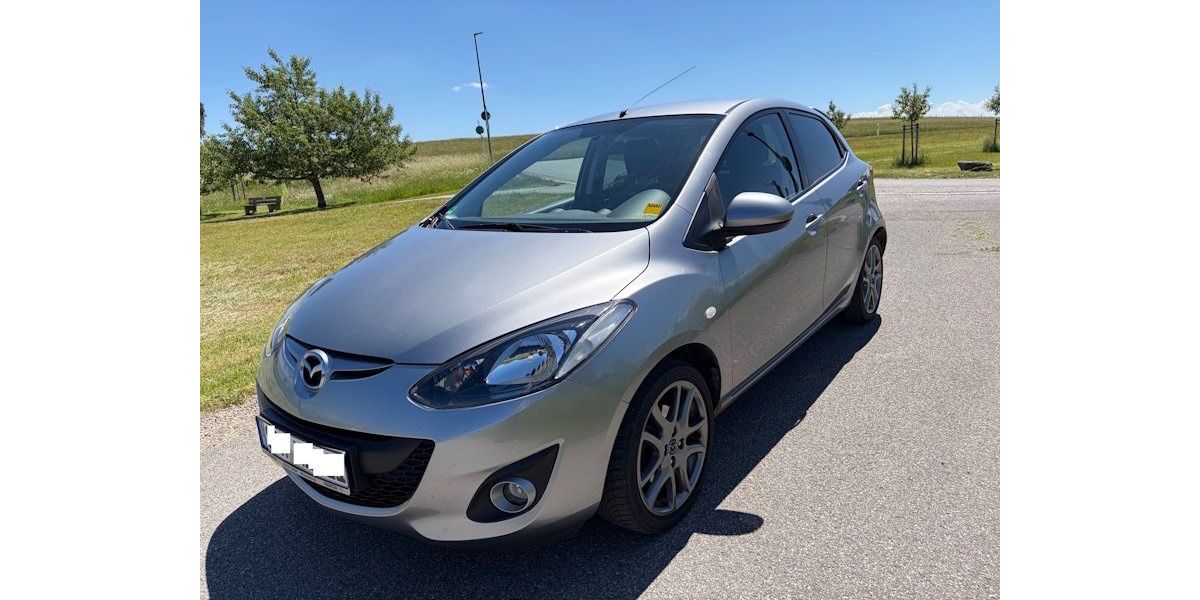Mazda 2 96.000 km 5.800 &euro; Raisting 82399