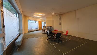 ATTRAKTIVE LAGE - RENOVIERUNGSBEREIT 4 zimmer