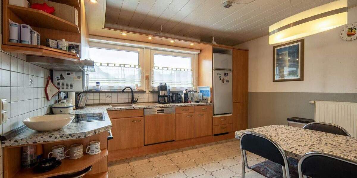 Mehrfamilienhaus, Wohnhaus Finnentrop Hülschotten - 8 Zimmer, 176 m&sup2;, 389.000&euro; | Angebot:25800581